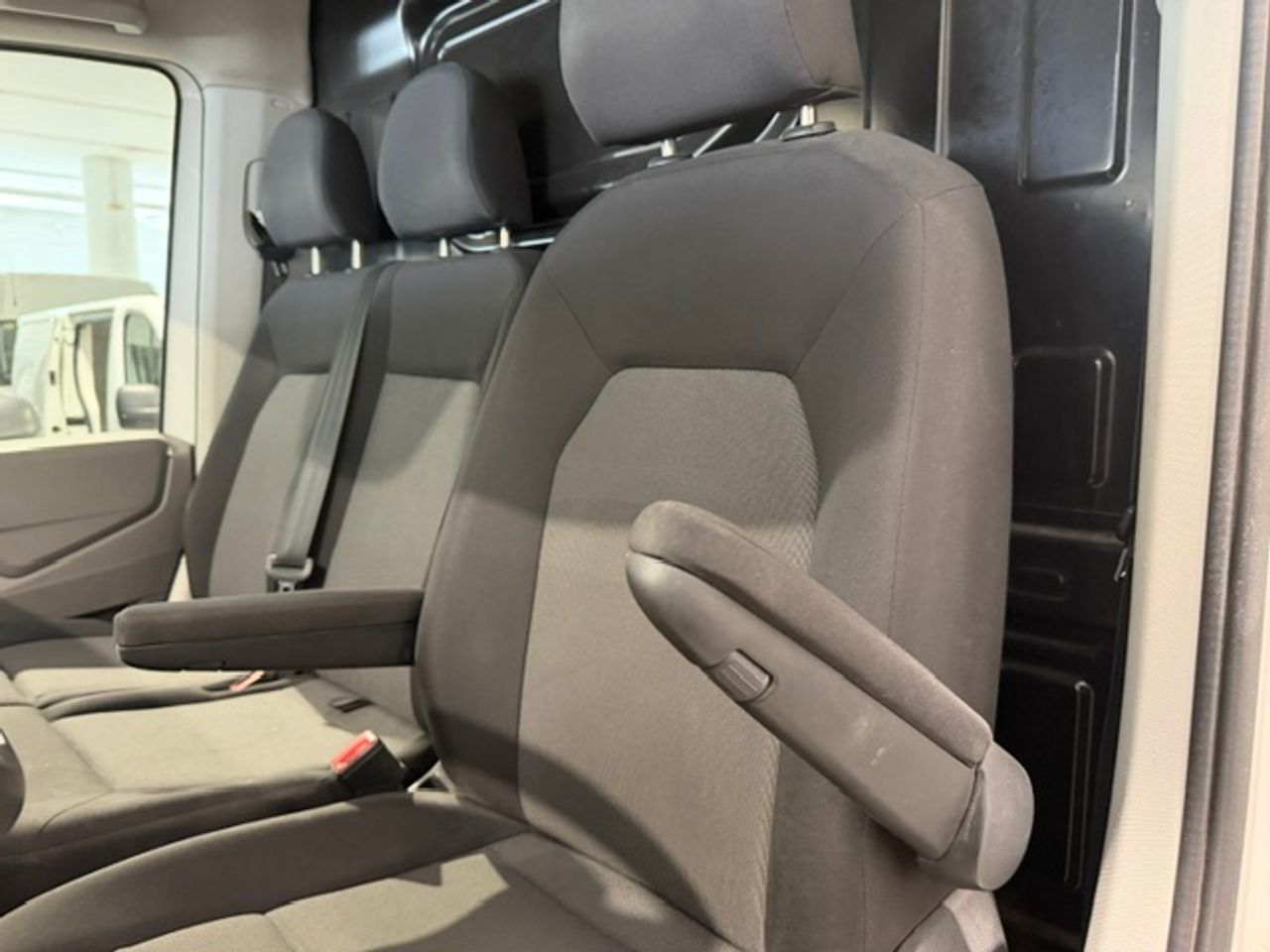 Volkswagen Crafter 35 Furgon BM TA L3H3 2.0TDI 103kW140CV - GARANTIA MECANICA - Foto 28