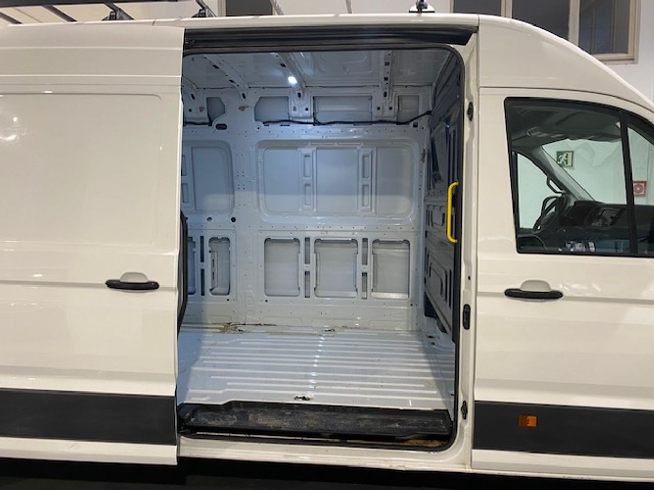 Volkswagen Crafter 35 Furgon BL TA L4H3 2.0TDI 103kW 140CV GARANTIA MECANICA - Foto 17