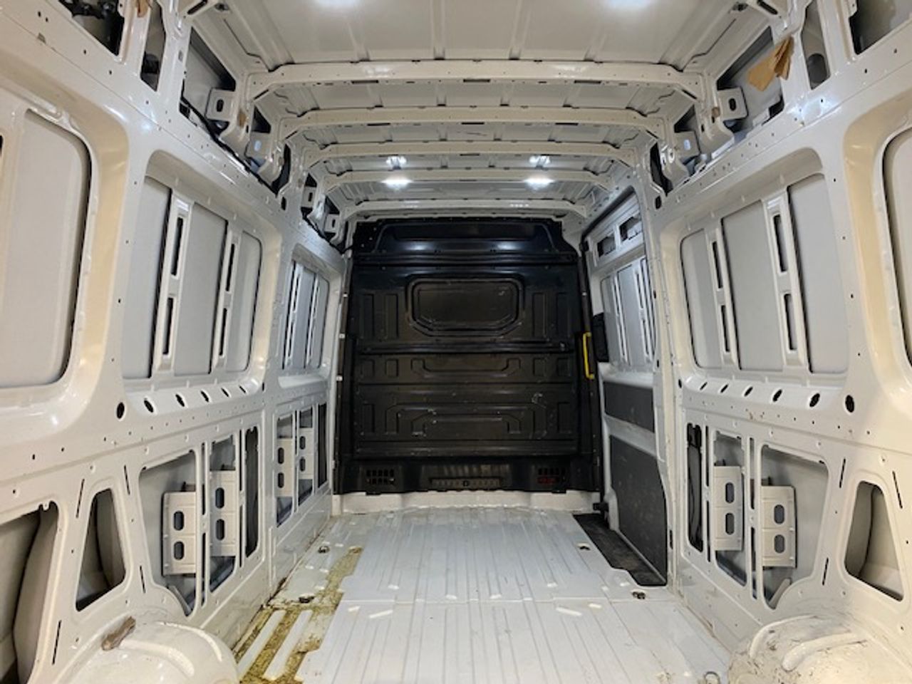 Volkswagen Crafter 35 Furgon BL TA L4H3 2.0TDI 103kW 140CV GARANTIA MECANICA - Foto 14