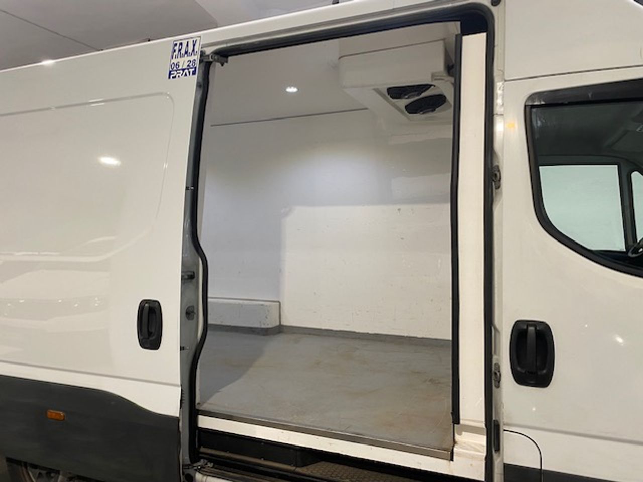 Iveco Daily Furgón 35S16 L2H2 FRIGORIFICO - GARANTIA MECANICA - Foto 16