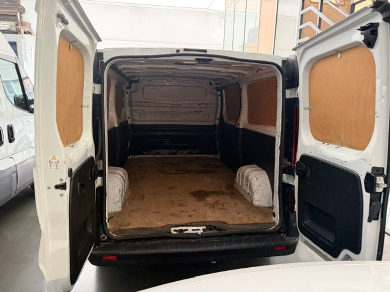 Nissan Primastar Furgon 29 L2H1 2.0 DCI 110cv  - GARANTIA MECANICA - Foto 8