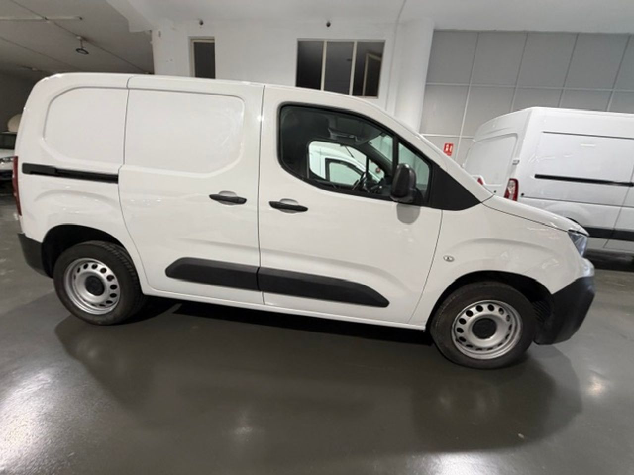 Peugeot Partner Furgón L1 Standard 1000KG BlueHDI 102cv (3 plazas) - GARANTIA MECANICA - Foto 5