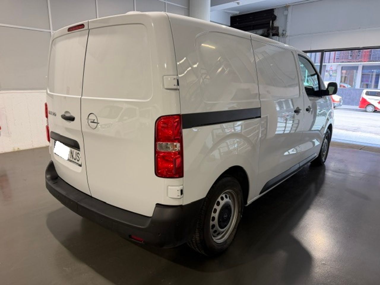 Opel Vivaro Furgón 1.5 BLUEHDI 88KW (120CV) - GARANTIA FÁBRICA 01/2029 - Foto 7