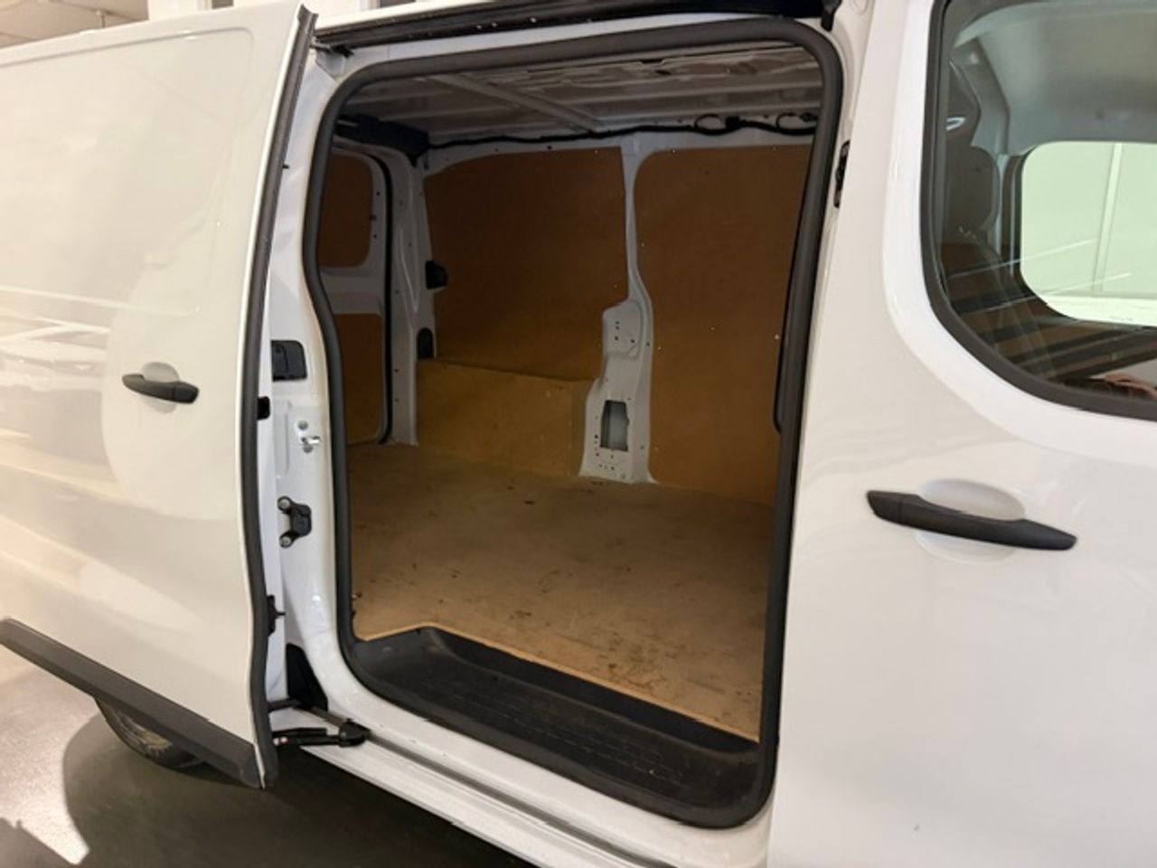 Opel Vivaro Furgón 1.5 BLUEHDI 88KW (120CV) - GARANTIA FÁBRICA 01/2029 - Foto 13