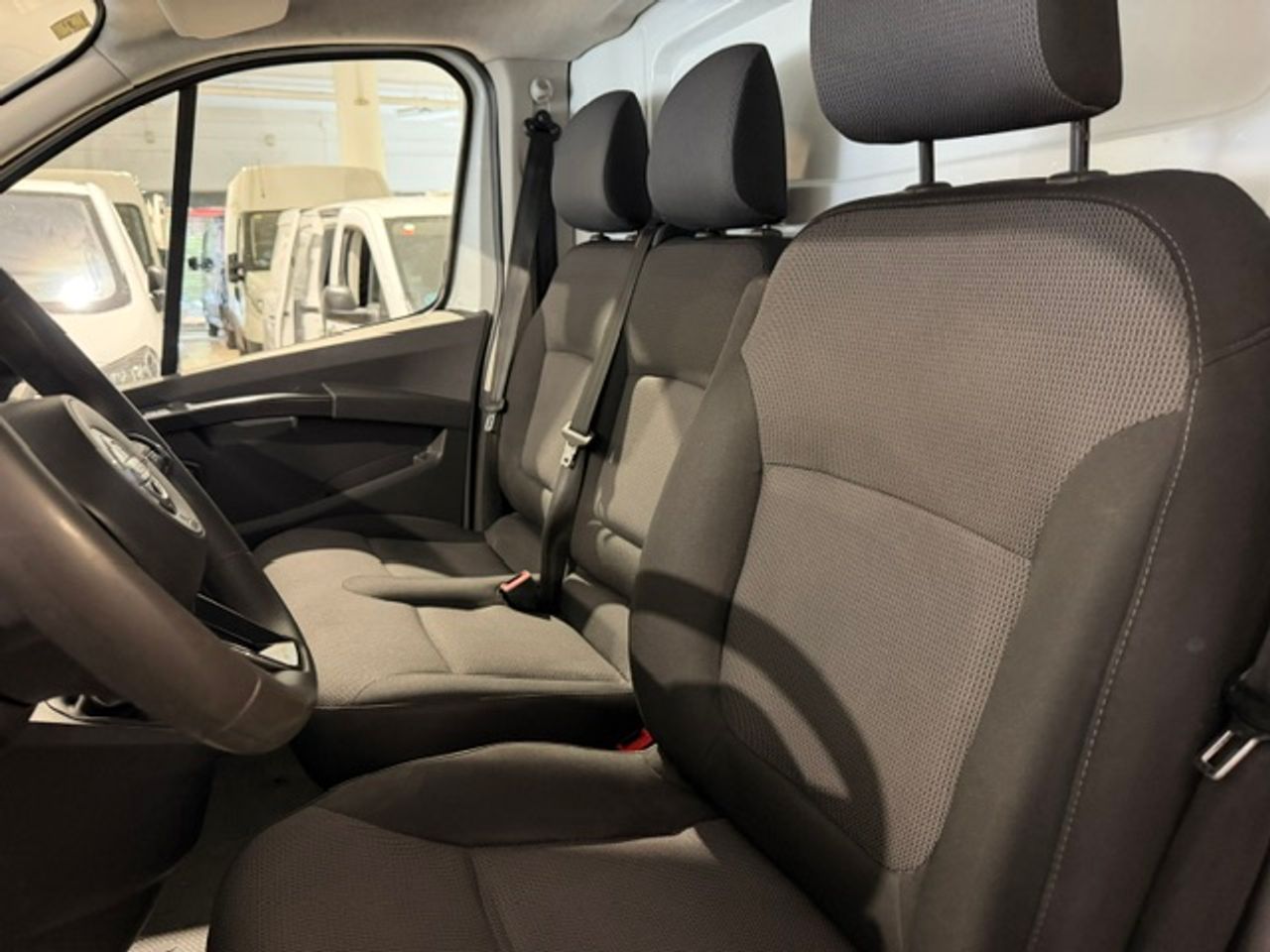Nissan Primastar Furgon 29 L2H1 2.0 DCI 110cv - GARANTIA FÁBRICA 12/2027 - Foto 28