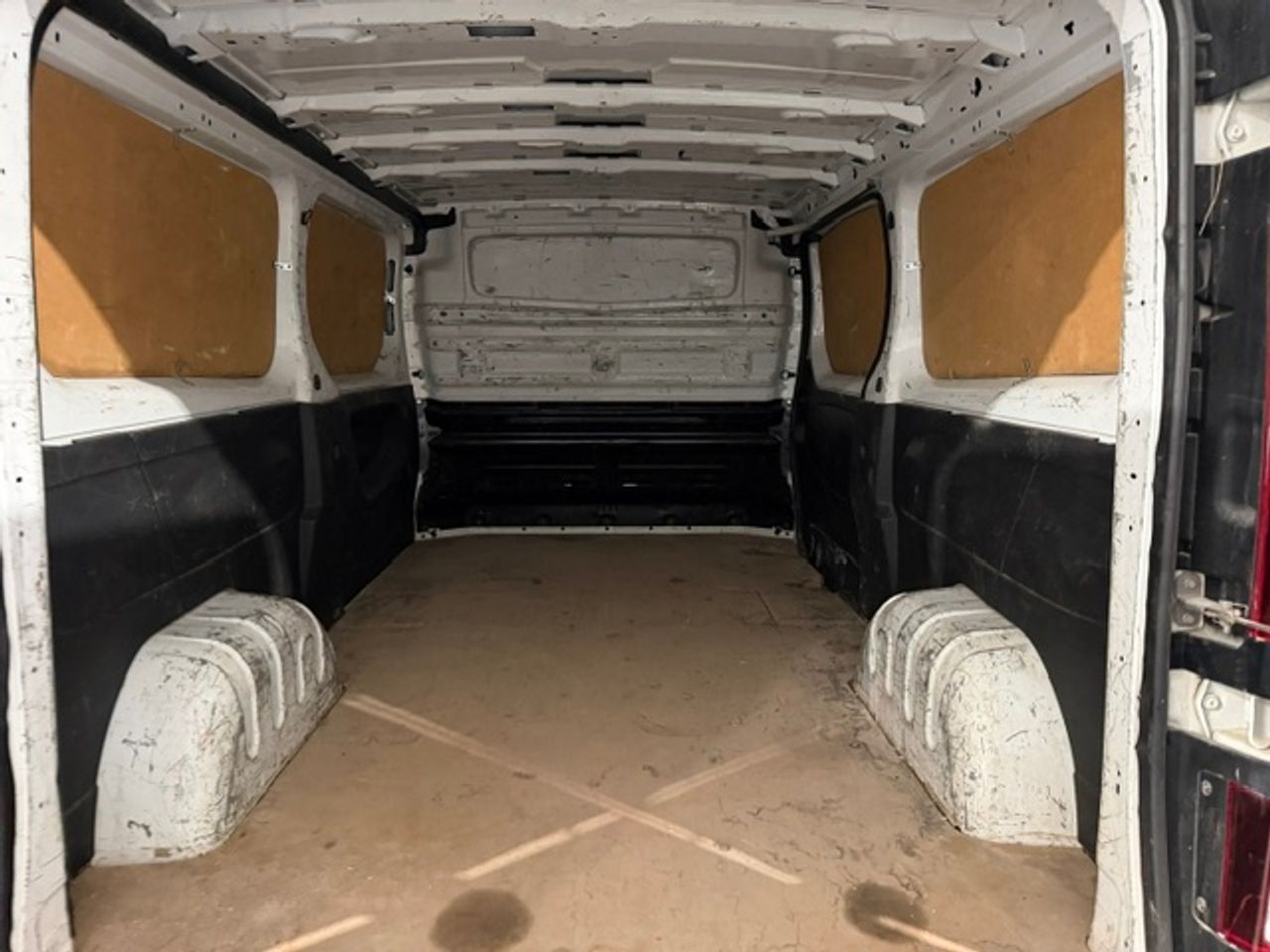 Nissan Primastar Furgon 29 L2H1 2.0 DCI 110cv - GARANTIA FÁBRICA 12/2027 - Foto 10