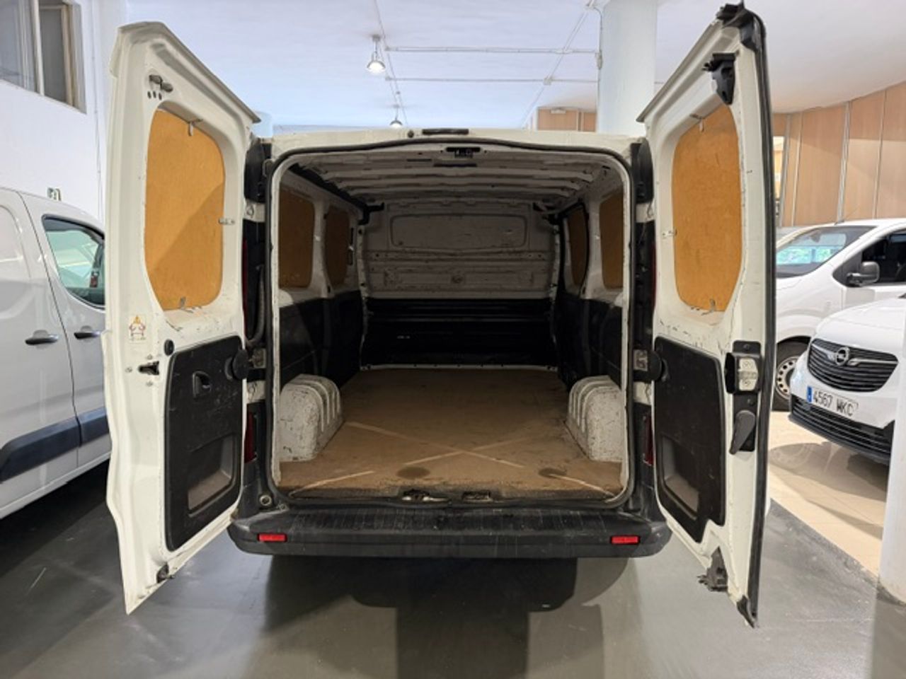 Nissan Primastar Furgon 29 L2H1 2.0 DCI 110cv - GARANTIA FÁBRICA 12/2027 - Foto 9