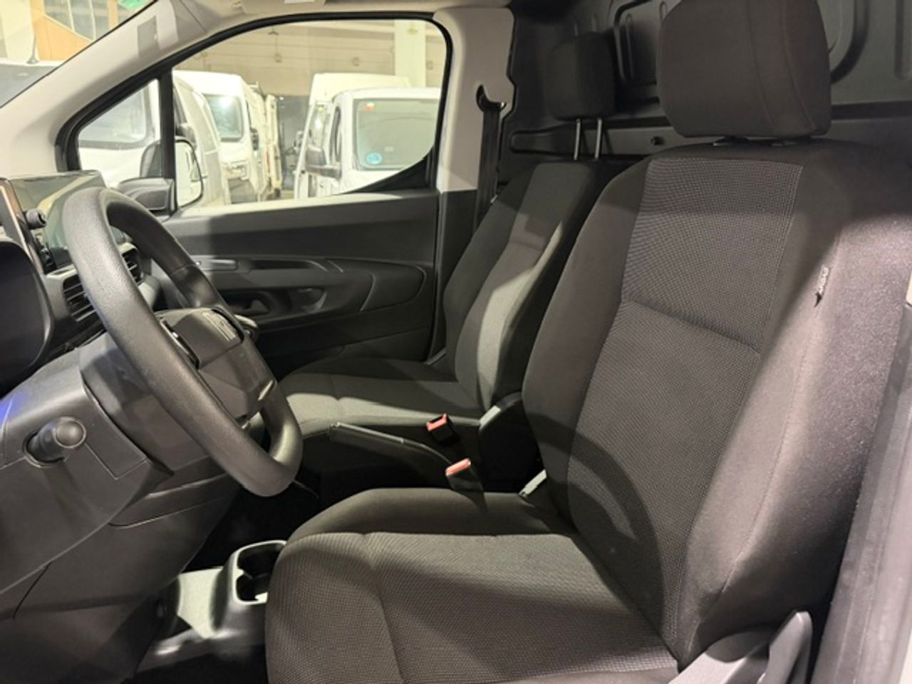 Fiat Doblò Furgón L1 BlueHDI 1.5 L 1000KG 100CV - GARANTIA FÁBRICA 05/2027 - Foto 27