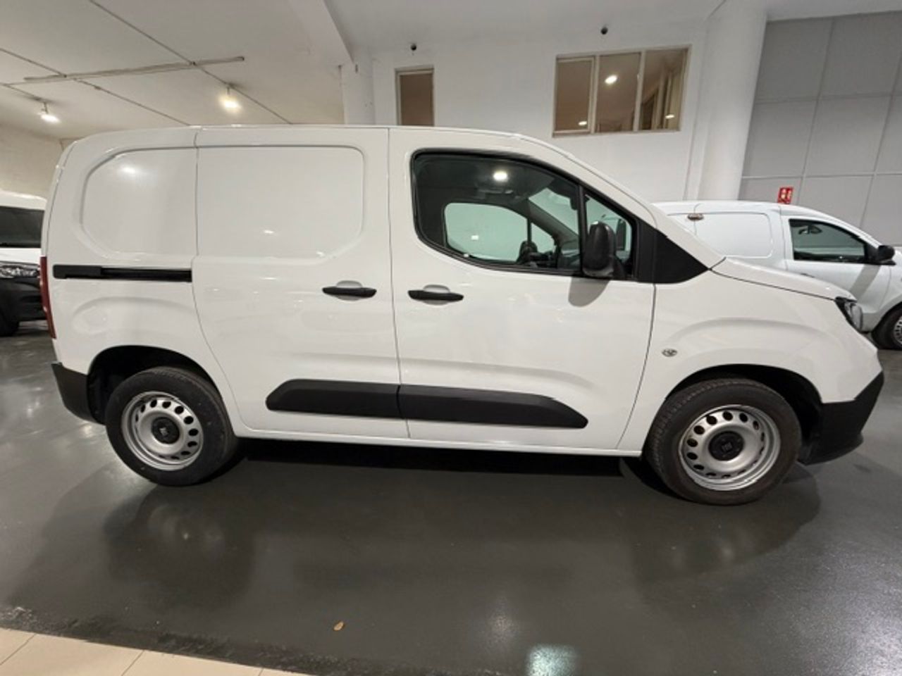 Fiat Doblò Furgón L1 BlueHDI 1.5 L 1000KG 100CV - GARANTIA FÁBRICA 05/2027 - Foto 5