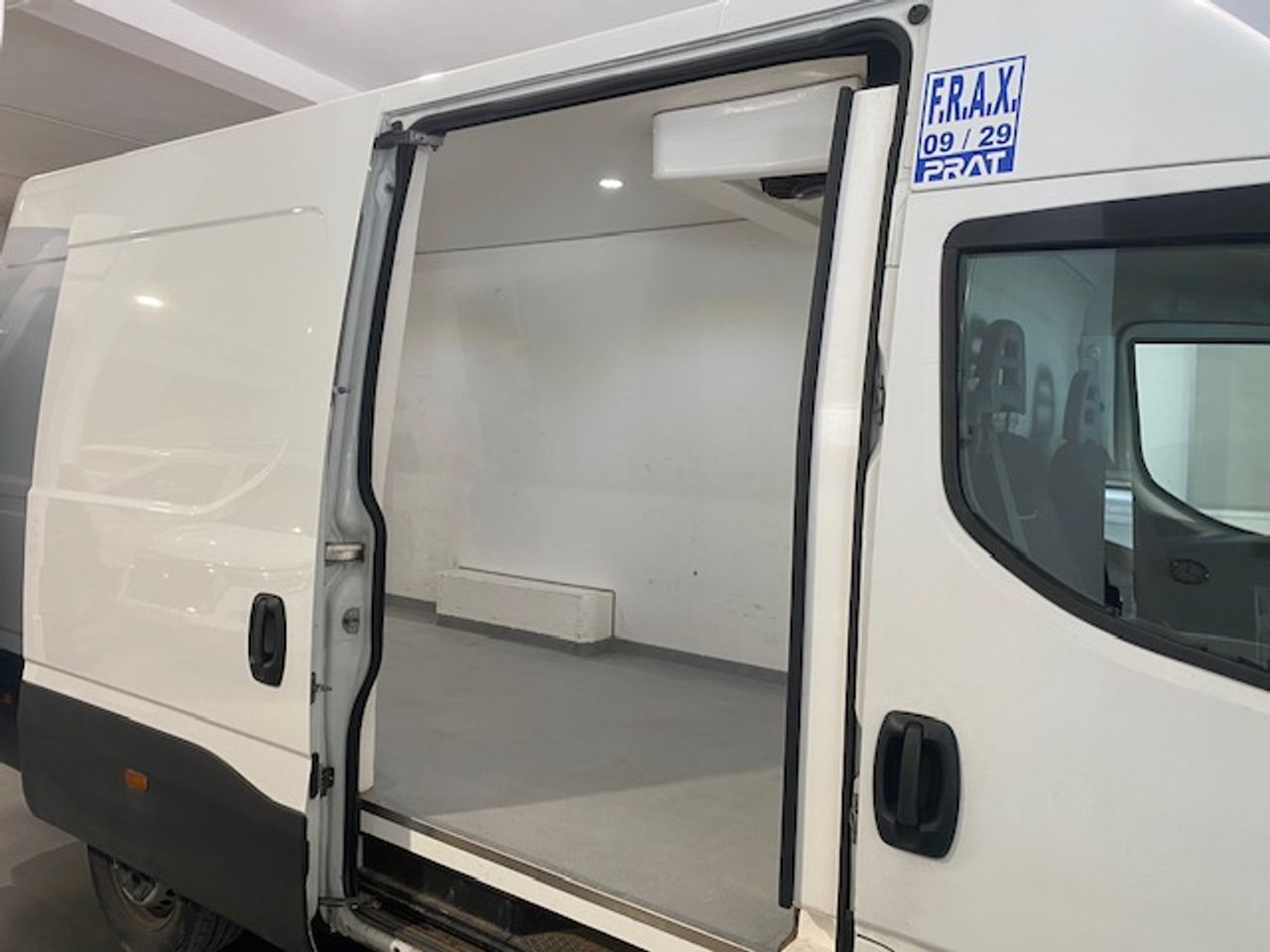 Iveco Daily Furgón 35S16 L2H2 FRIGORIFICO - GARANTIA MECANICA - Foto 16