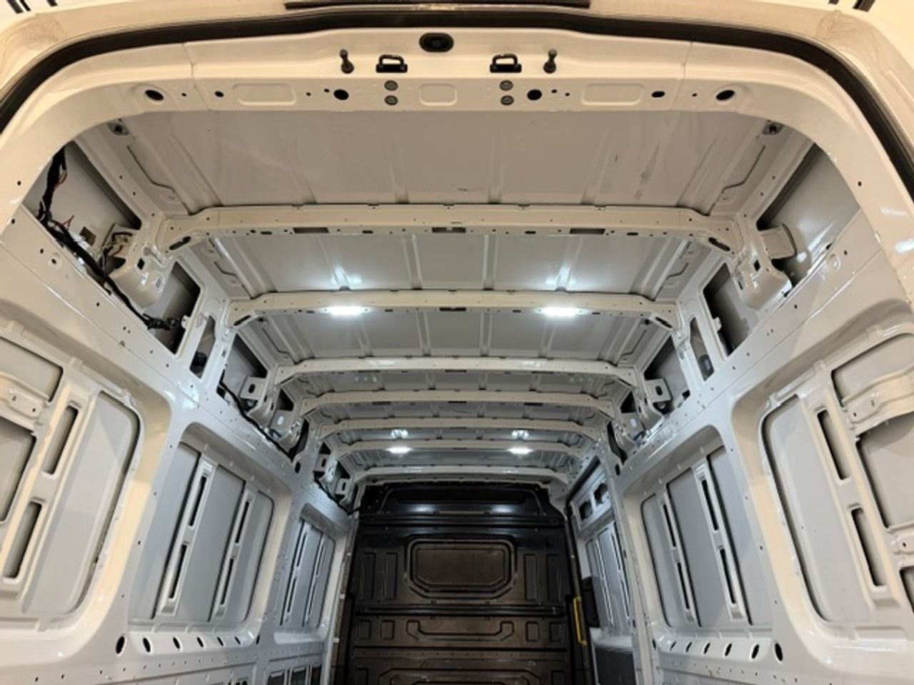 Volkswagen Crafter 35 Furgon BL TA L4H3 2.0TDI 103kW 140CV GARANTIA MECANICA - Foto 15
