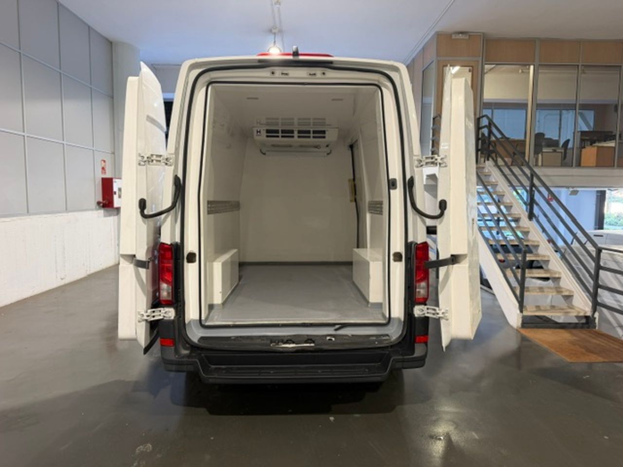 Volkswagen Crafter 35 Furgon BM TA L3H3 2.0TDI 103kW140CV FRIGORIFICO CONGELACION - GARANTIA MECANICA - Foto 10