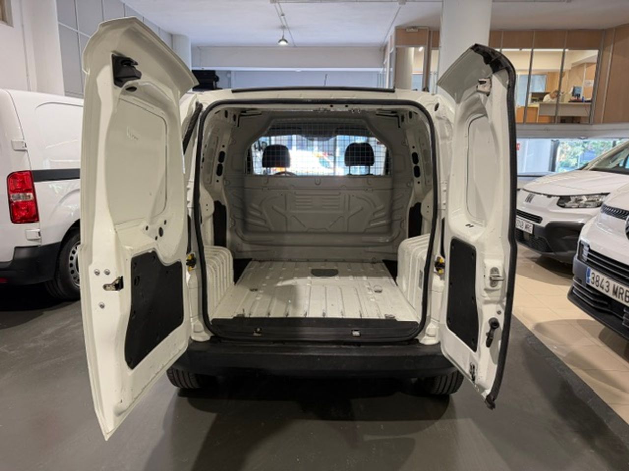 Citroën Nemo Furgón 1,3 HDI 75cv - GARANTIA MECANICA - Foto 9