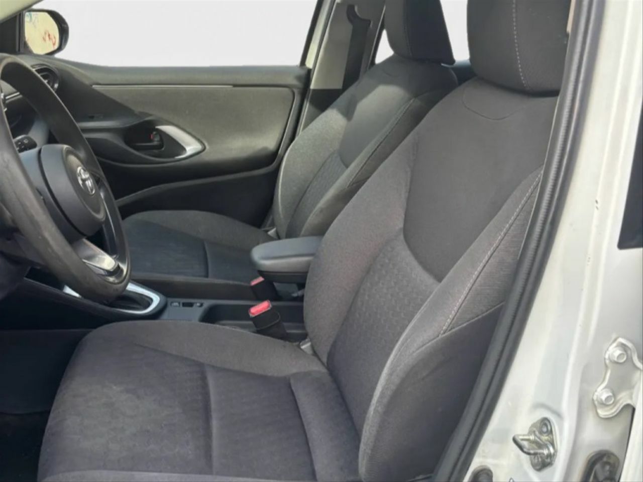 Toyota Yaris 1.5 120H Business Plus - Foto 9