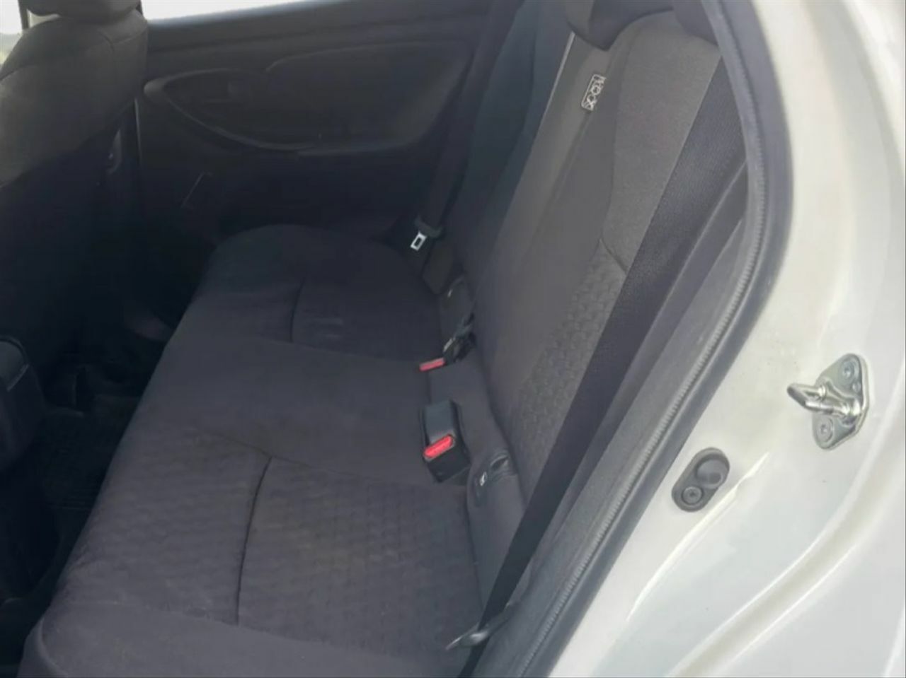 Toyota Yaris 1.5 120H Business Plus - Foto 10