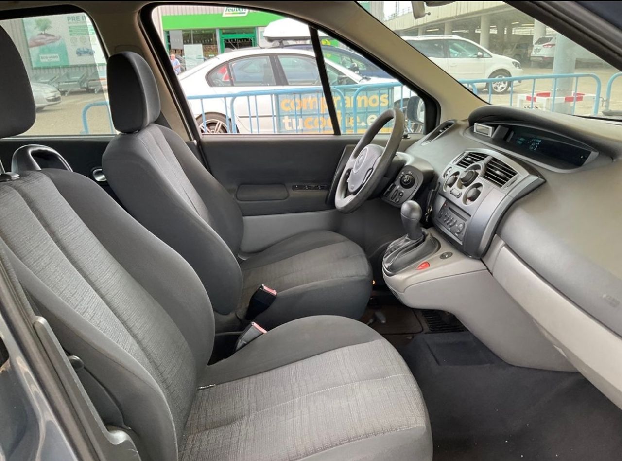 Renault Grand Scénic 1.6i 16v 110cv Confort - Foto 5