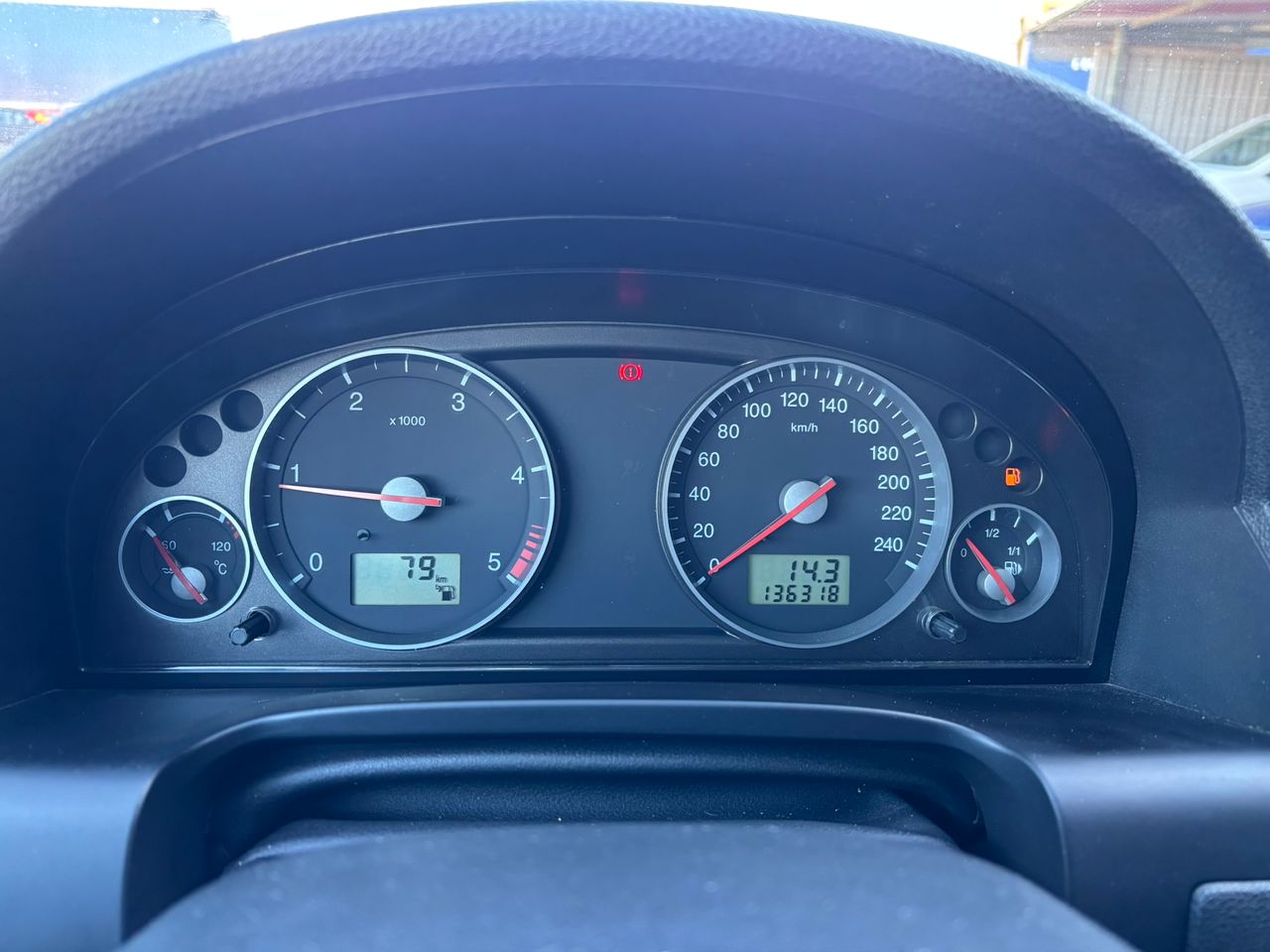 Ford Mondeo 5p Titanium X 2.2 TDCi 155cv 6 vel. - Foto 14