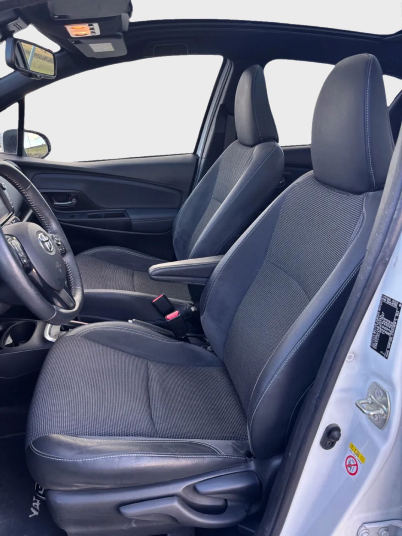 Toyota GR Yaris Yaris 5p 100H Advance - Foto 8