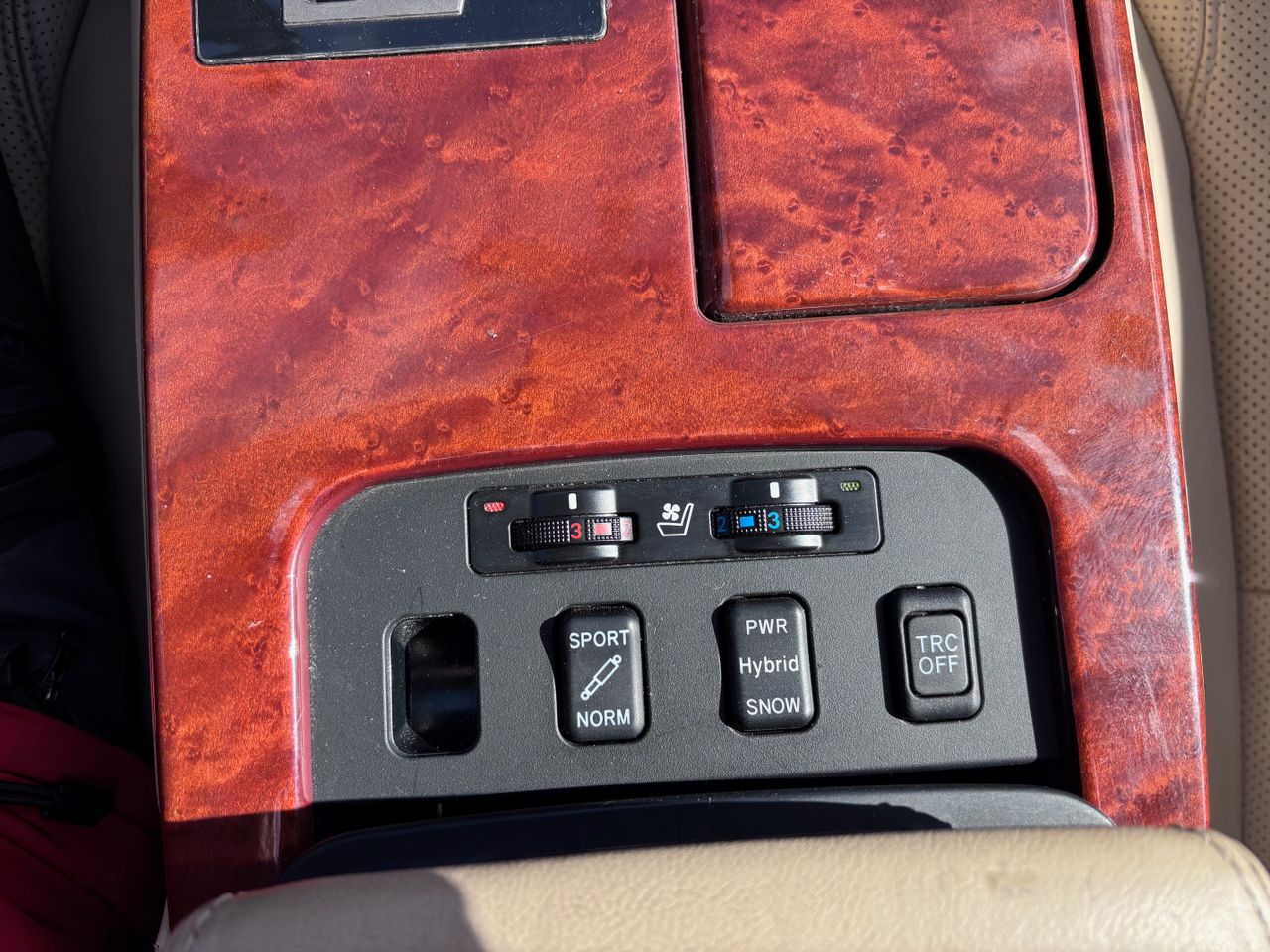 Lexus GS 450h President - Foto 18