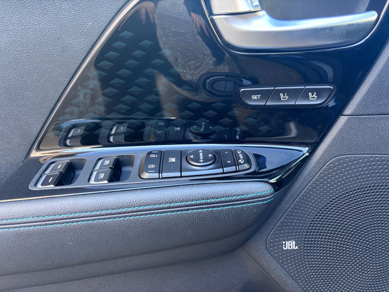 Kia e-Niro 150 kW (204 CV) batería 64 kWh Emotion - Foto 14