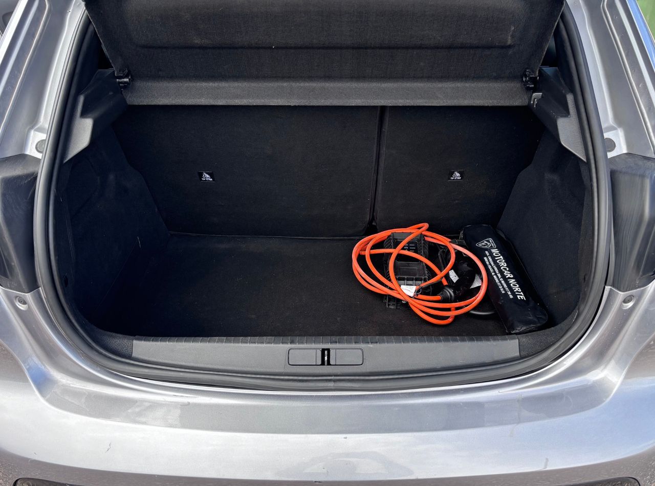 Peugeot 208 e-208 GT 100 kW - Foto 11
