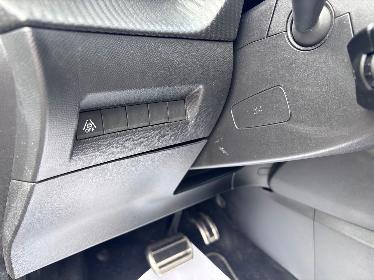 Peugeot 208 e-208 GT 100 kW - Foto 19