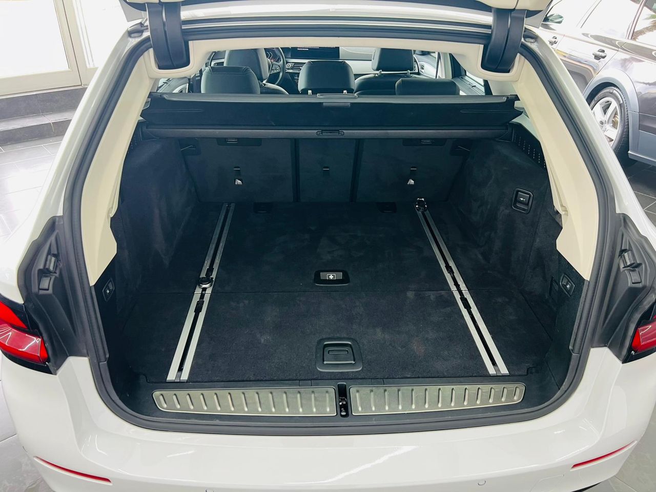 BMW Serie 5 530dA xDrive Touring 286cv - Foto 28