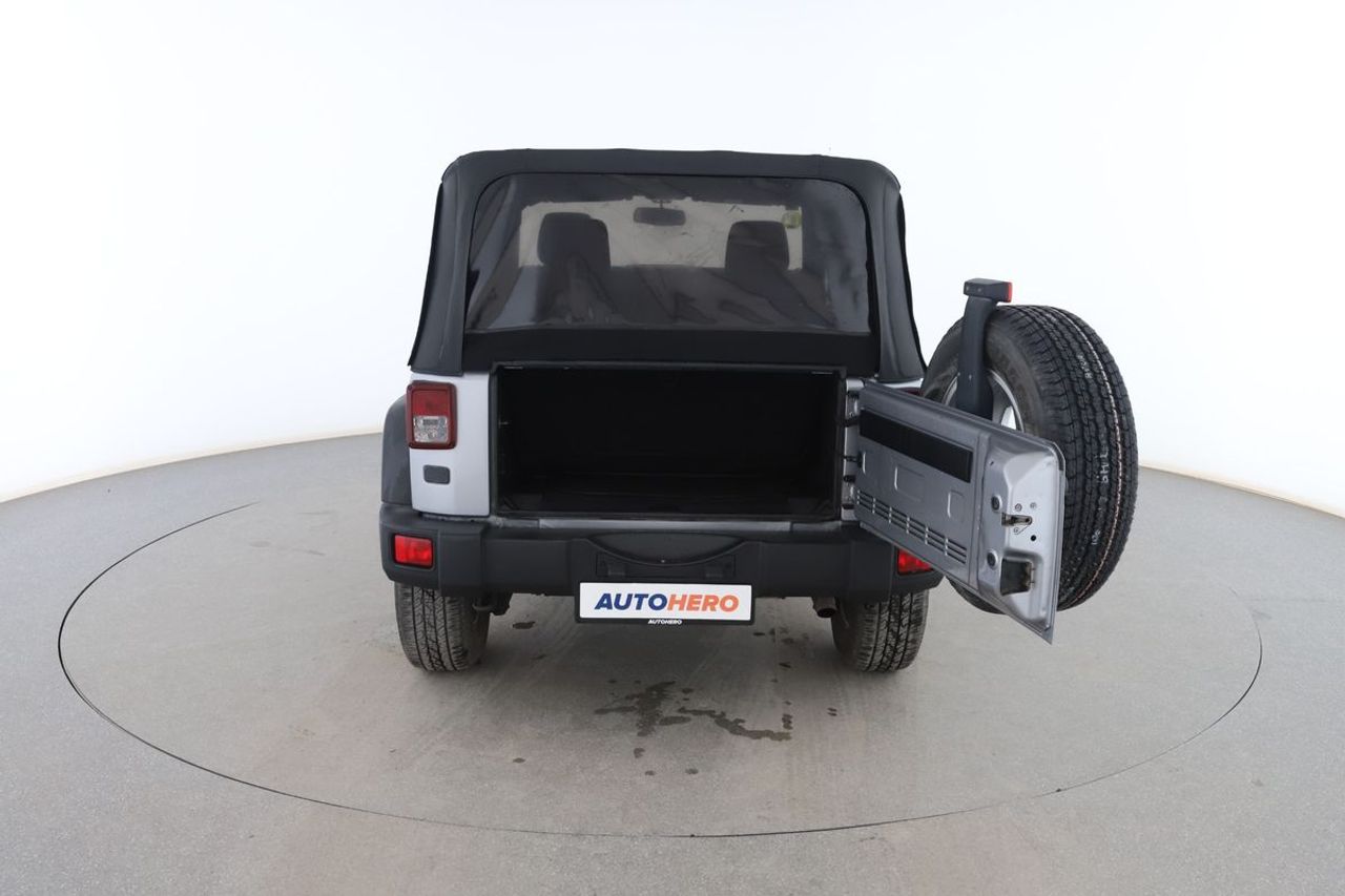 Jeep Wrangler Jeep Wrangler Unlimited 2.8 CRD Sport - Foto 10