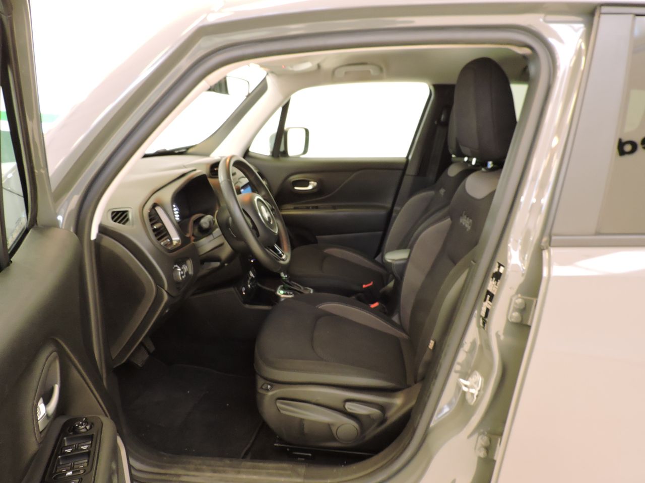 Jeep Renegade 1.3 PHEV 190cv AT Limited 4xe - Foto 9