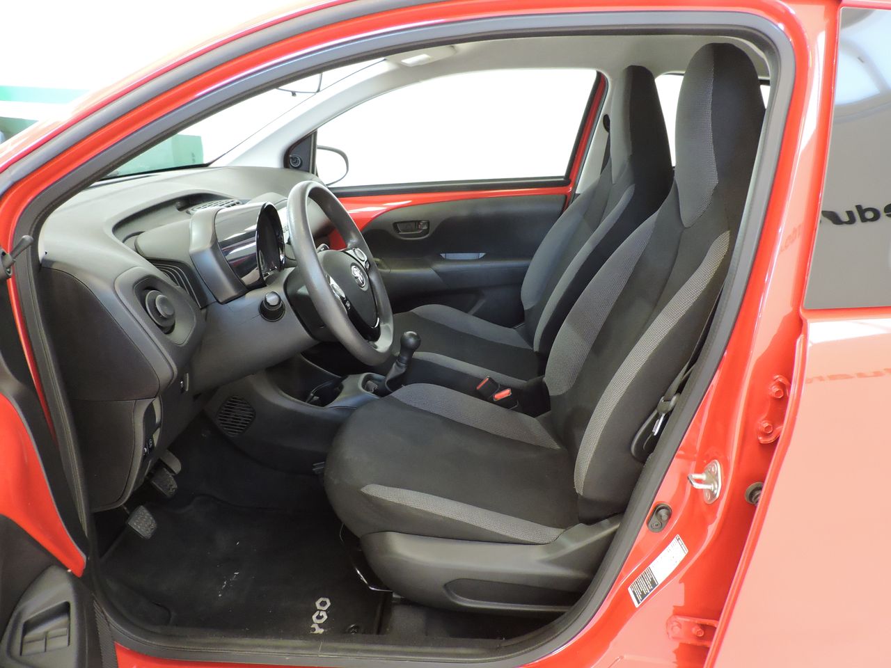 Toyota Aygo 1.0 70 xplay - Foto 8