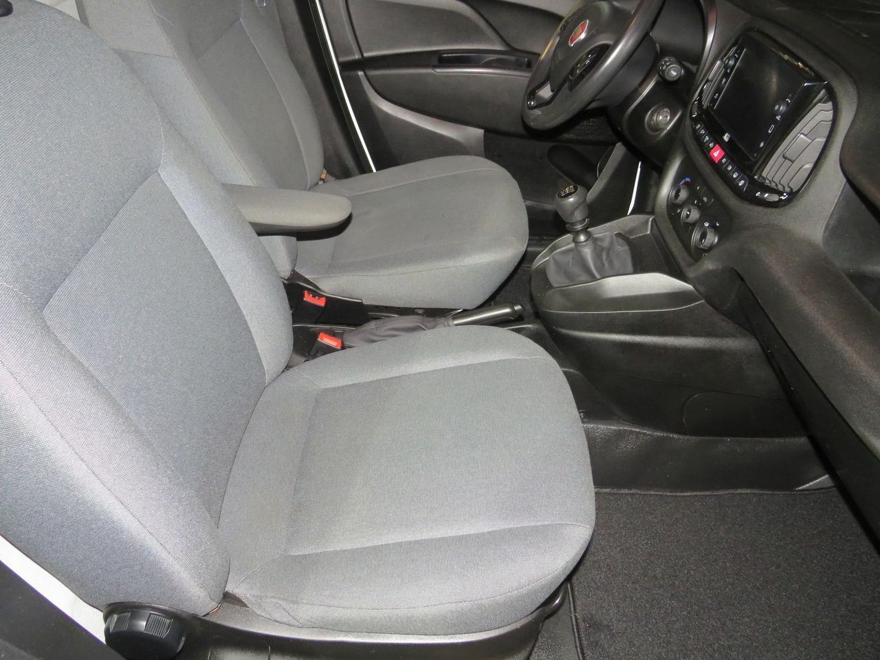 Fiat Doblò Furgon 1.5 BlueHDi 100 650kg L1H1  - Foto 10