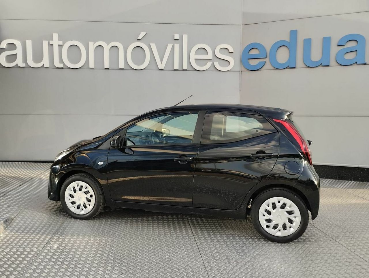 Toyota Aygo 1.0 70 xplay - Foto 7