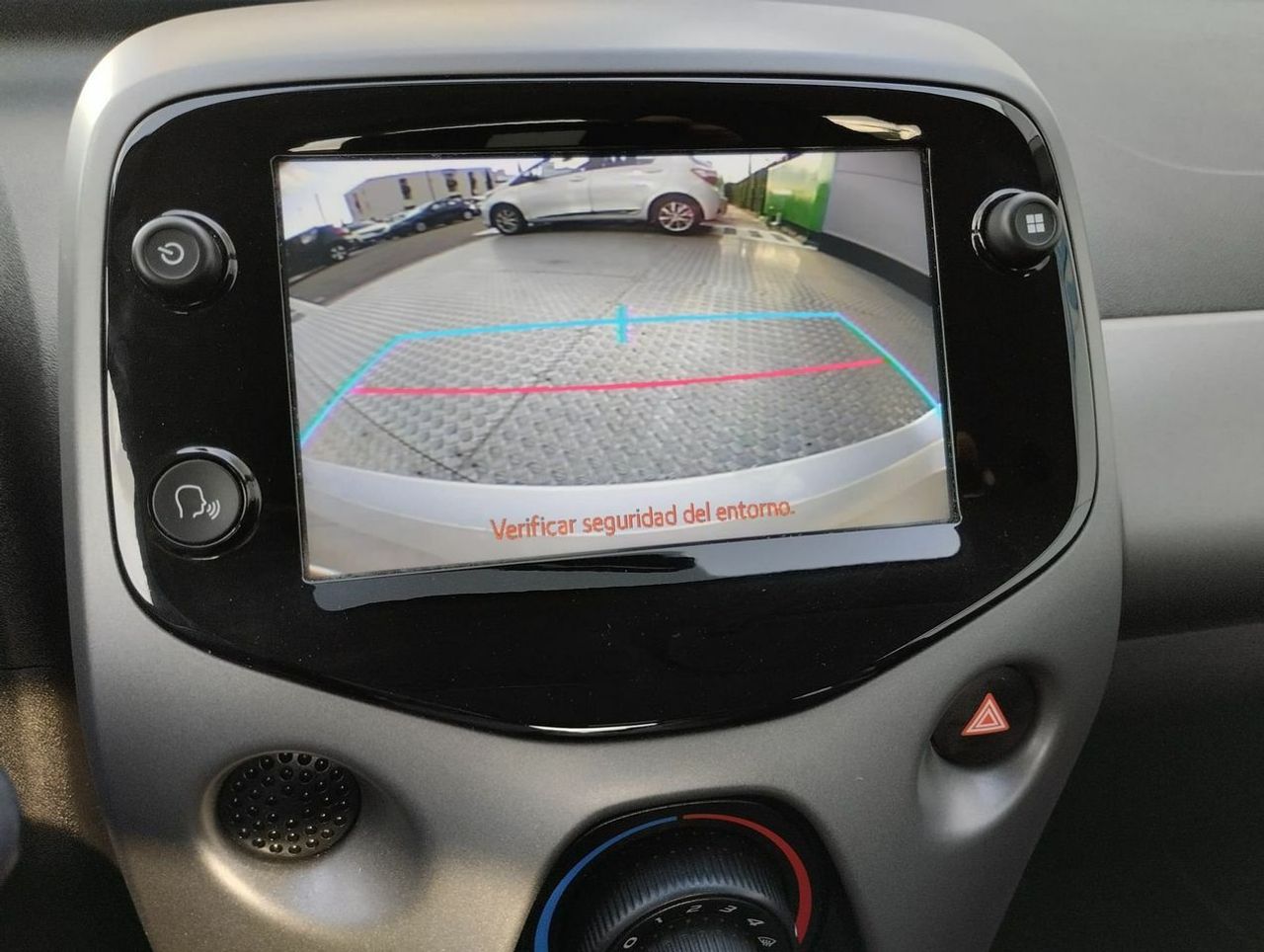 Toyota Aygo 1.0 70 xplay - Foto 11