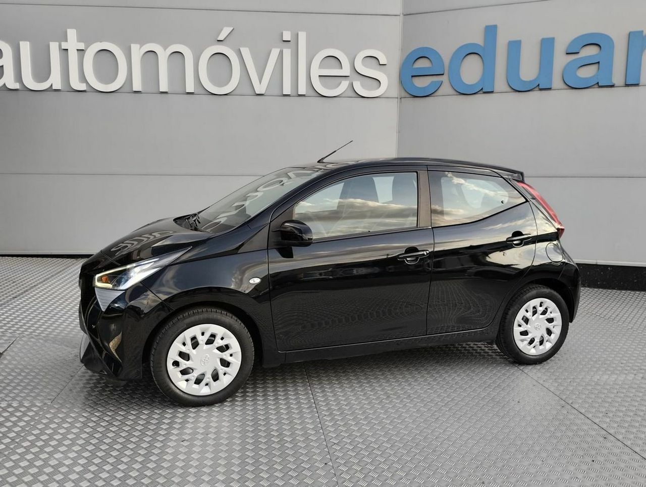 Toyota Aygo 1.0 70 xplay - Foto 4