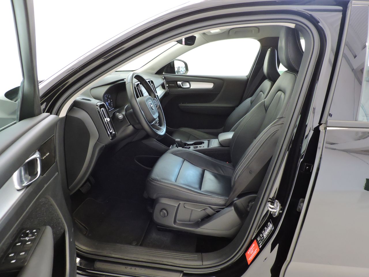 Volvo XC40 2.0 D3 Momentum Pro Auto - Foto 9