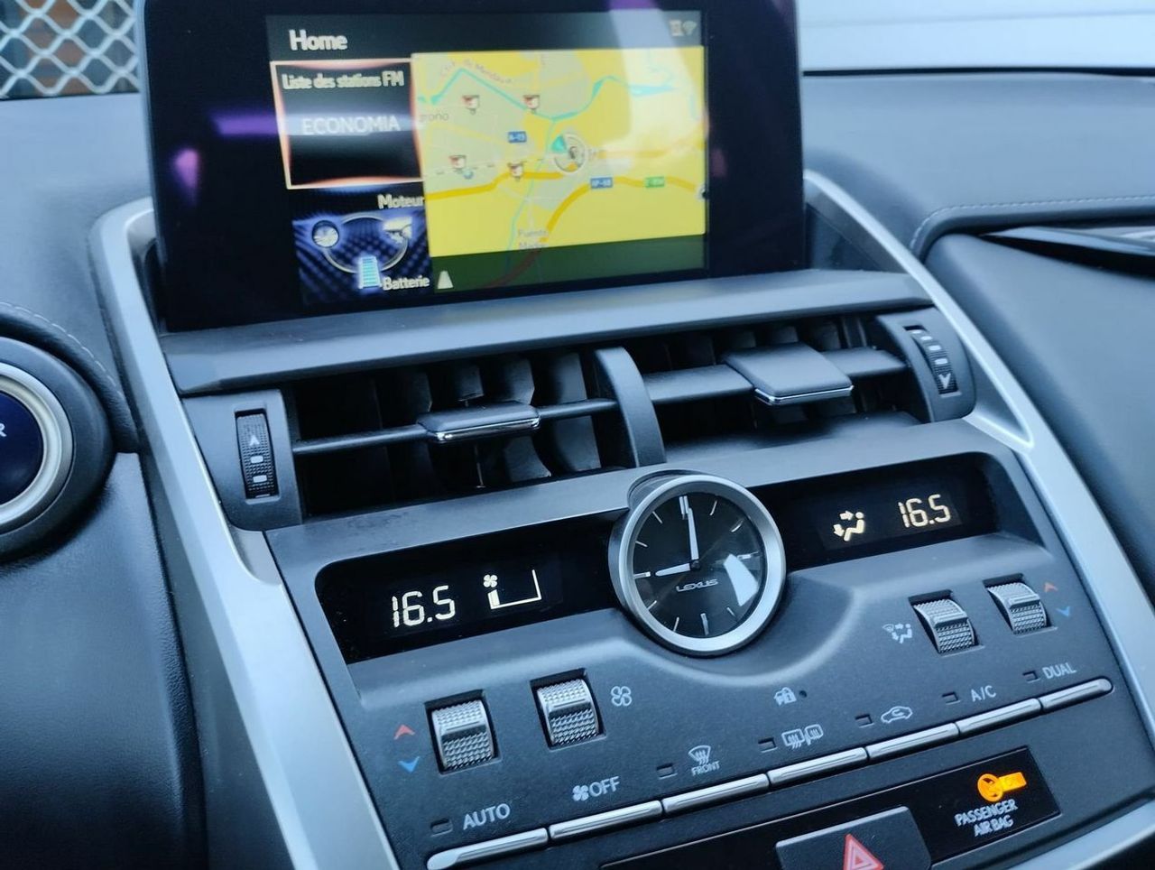 Lexus NX 2.5 300h Business 2WD - Foto 12