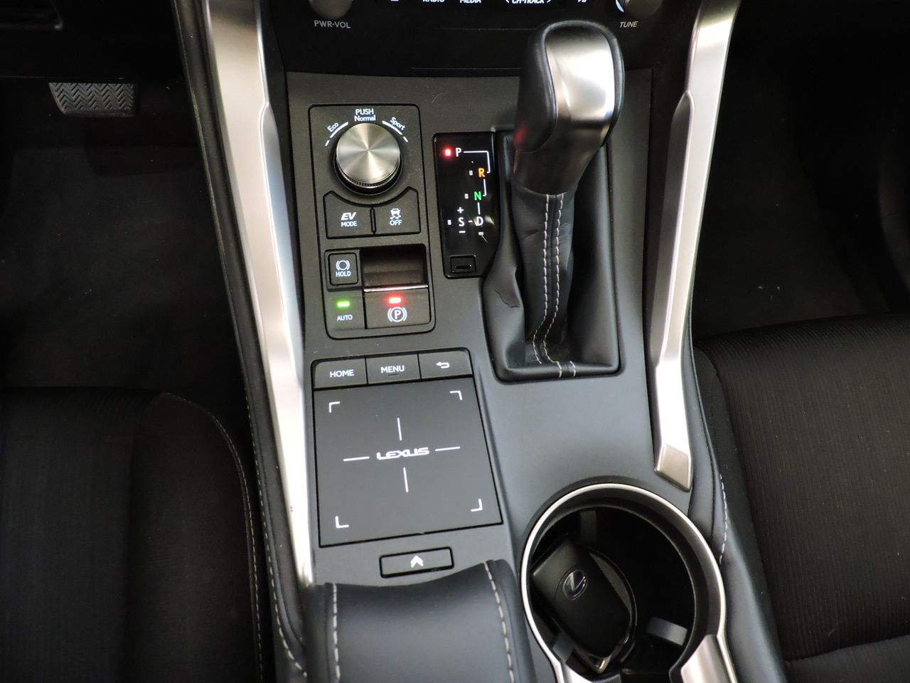 Lexus NX 2.5 300h Business 2WD - Foto 13