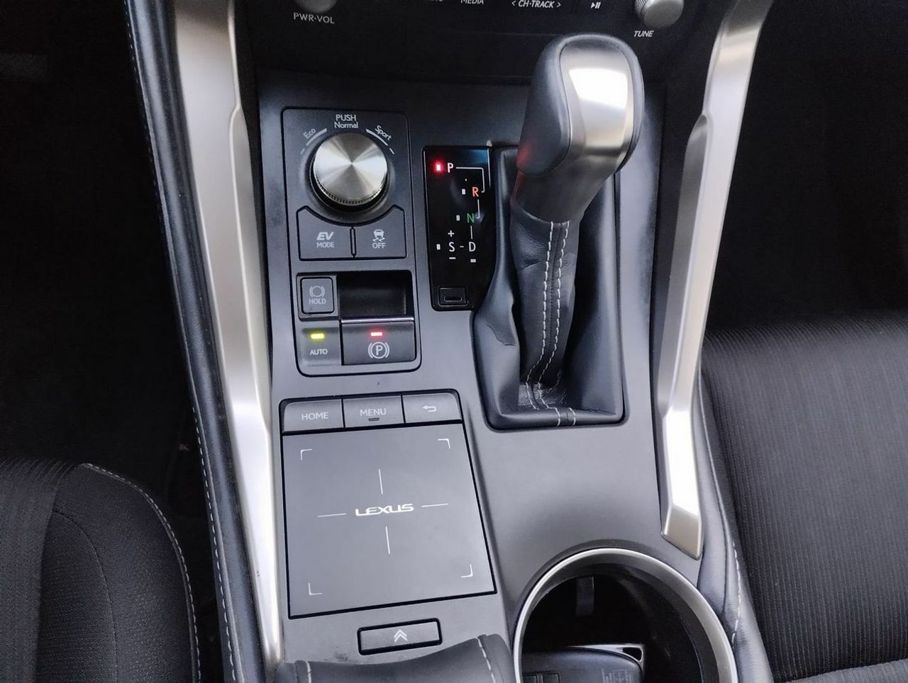 Lexus NX 2.5 300h Business 2WD - Foto 10