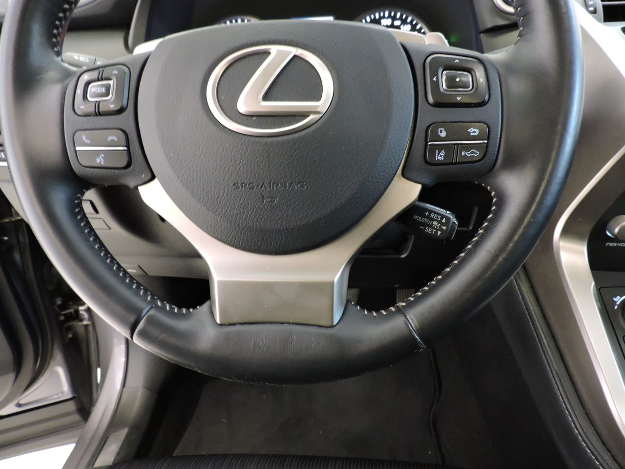 Lexus NX 2.5 300h Business 2WD - Foto 12