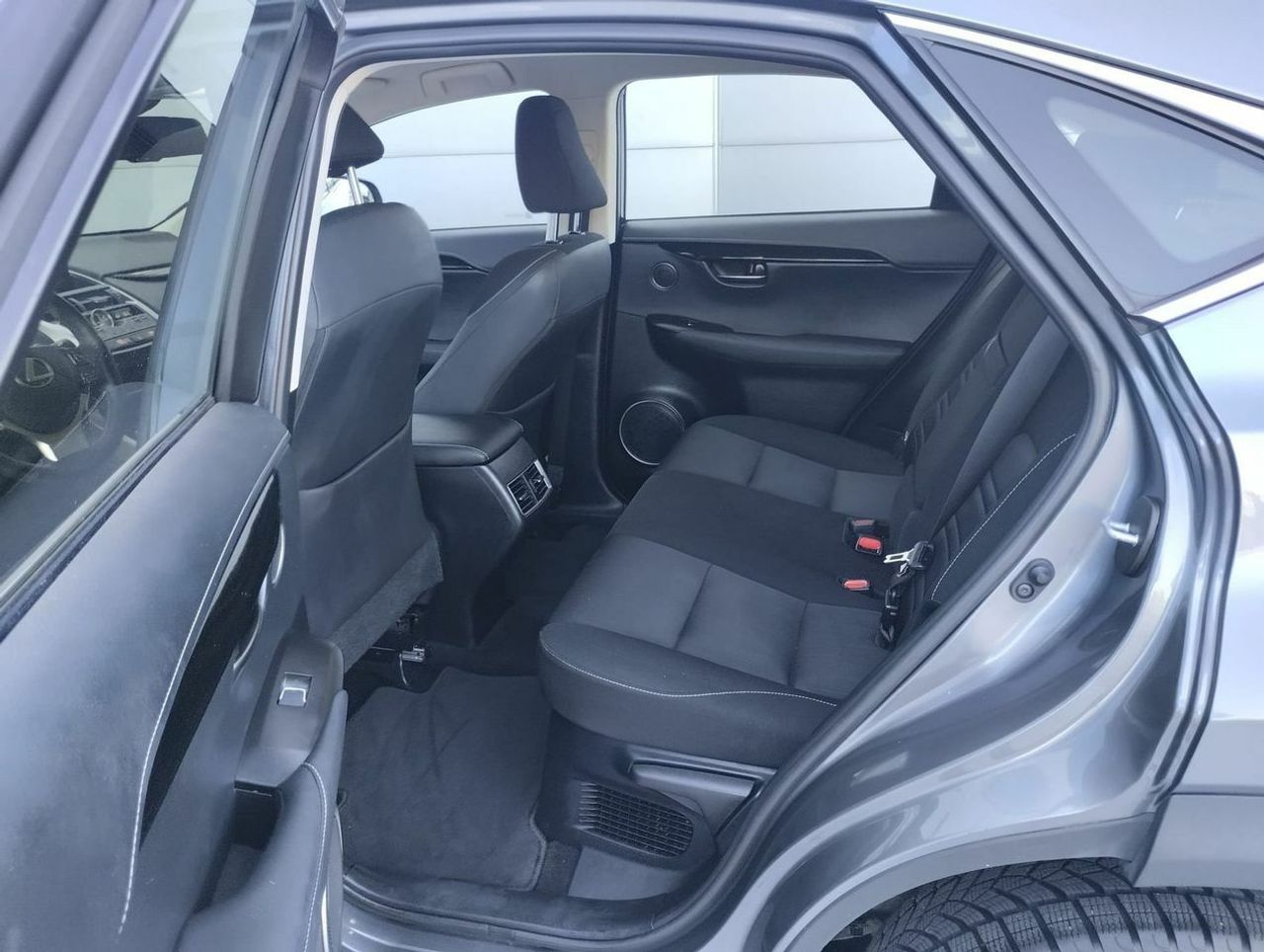 Lexus NX 2.5 300h Business 2WD - Foto 15