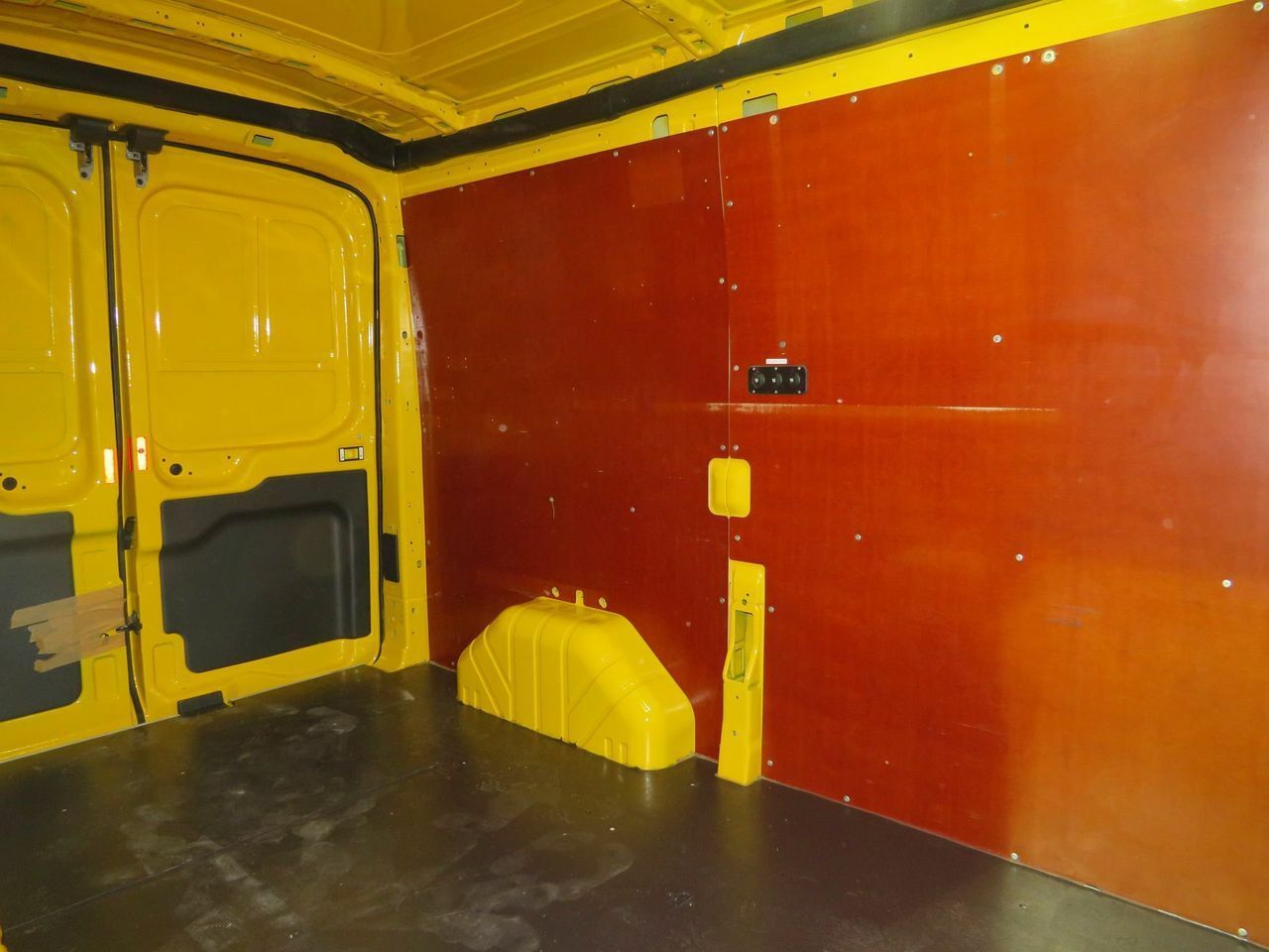 Ford Transit 350 130cv L2H2 Van Ambiente Delantera  - Foto 7