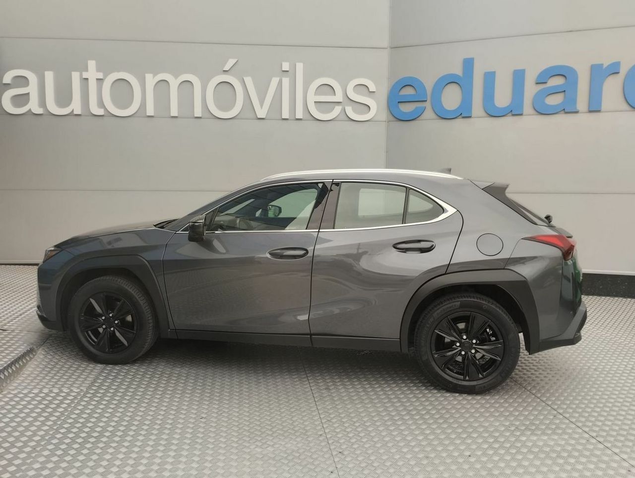 Lexus UX 2.0 250h Business - Foto 7