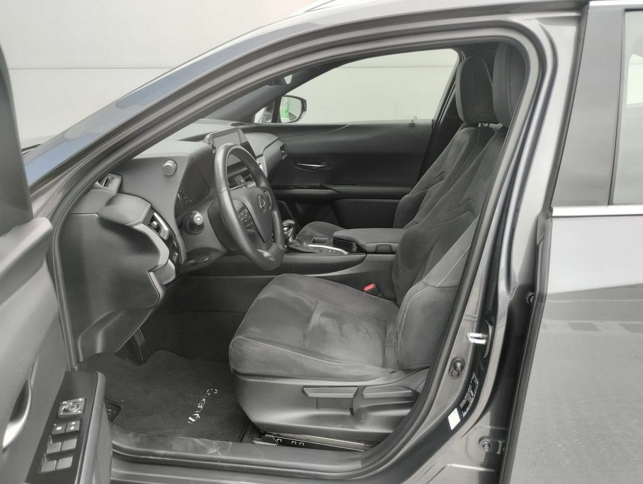 Lexus UX 2.0 250h Business - Foto 9