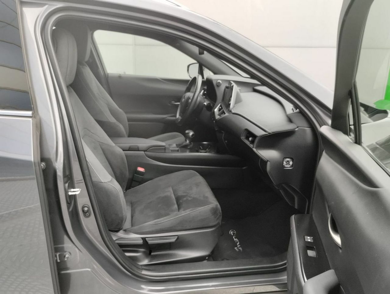 Lexus UX 2.0 250h Business - Foto 10