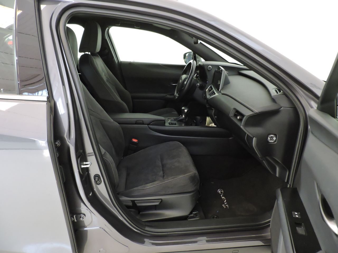 Lexus UX 2.0 250h Business - Foto 10