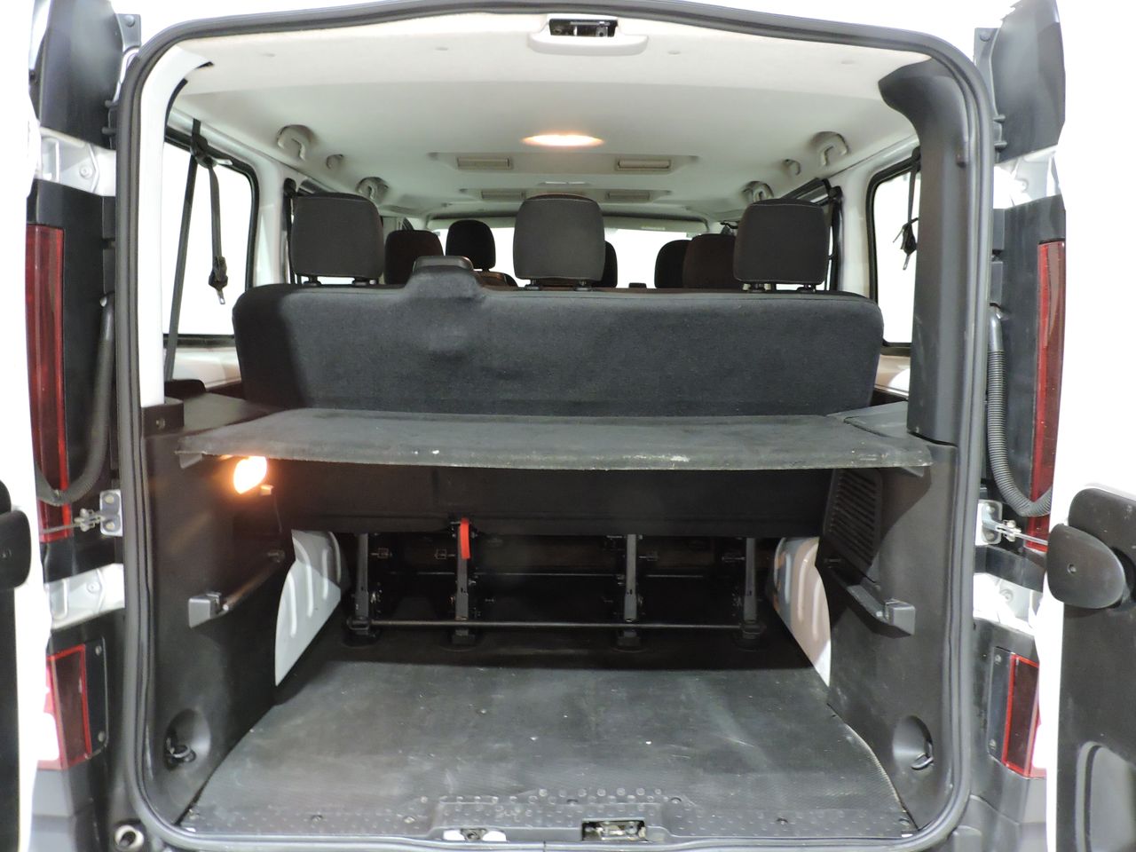 Opel Vivaro 1.6CDTI SS 92kW 125CV L1 2.9t Combi9 - Foto 14