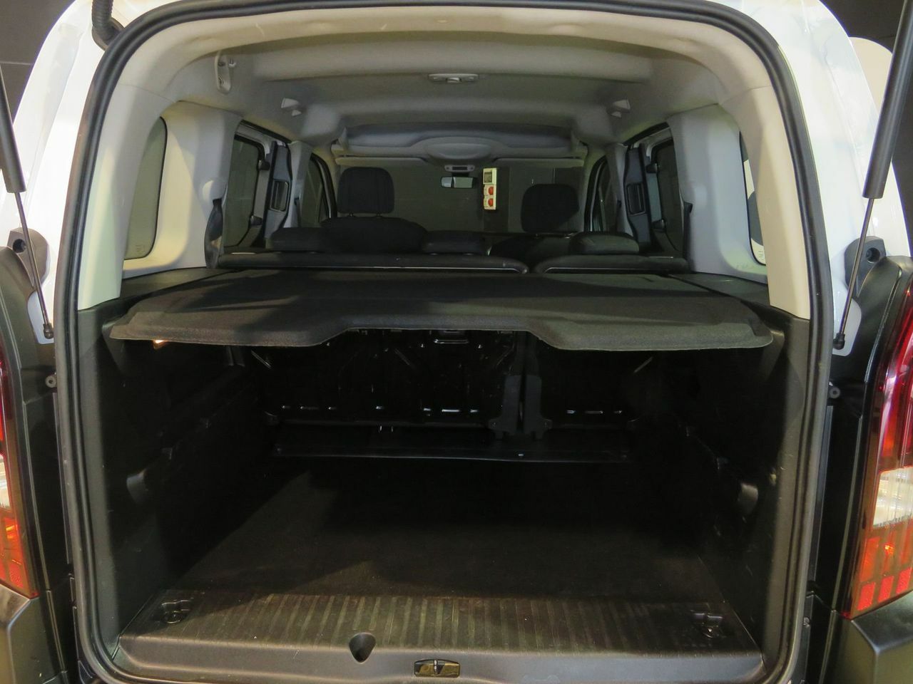 Peugeot Rifter Access Standard BlueHDi 73kW - Foto 6