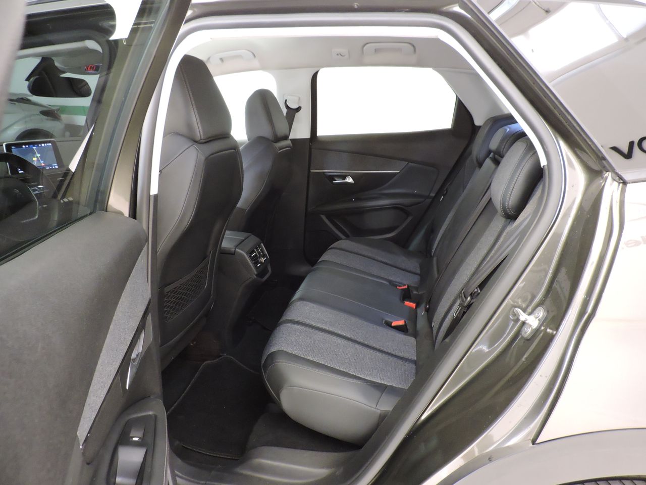 Peugeot 3008 1.5 BlueHDi 96kW 130CV SS Allure - Foto 11