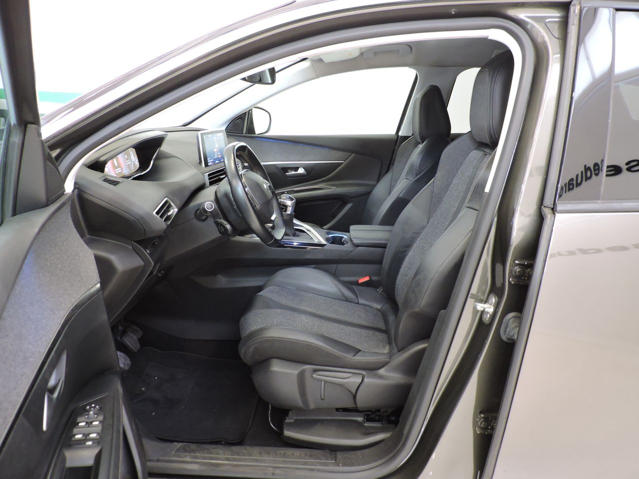 Peugeot 3008 1.5 BlueHDi 96kW 130CV SS Allure - Foto 9