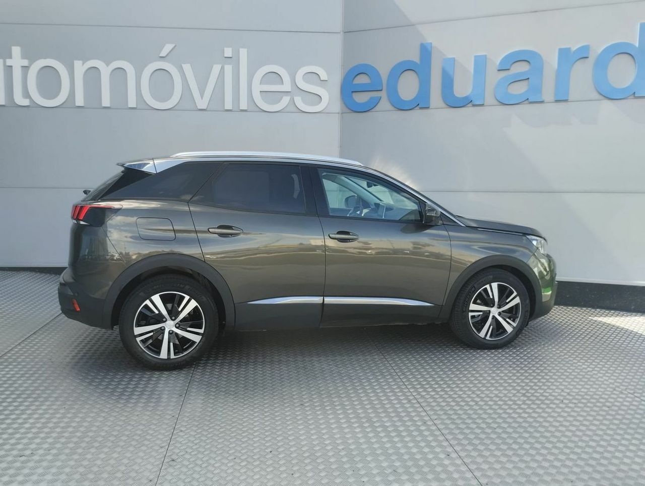 Peugeot 3008 1.5 BlueHDi 96kW 130CV SS Allure - Foto 5